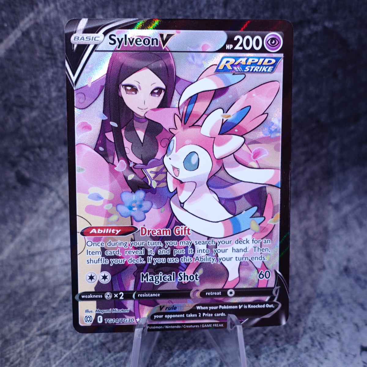 Sylveon V (BRS TG14)
